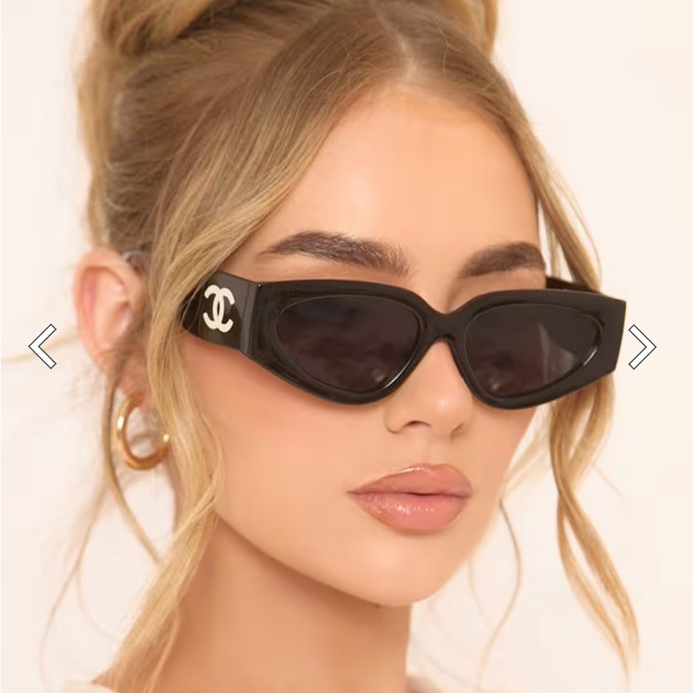 Chic Black Sunglasses